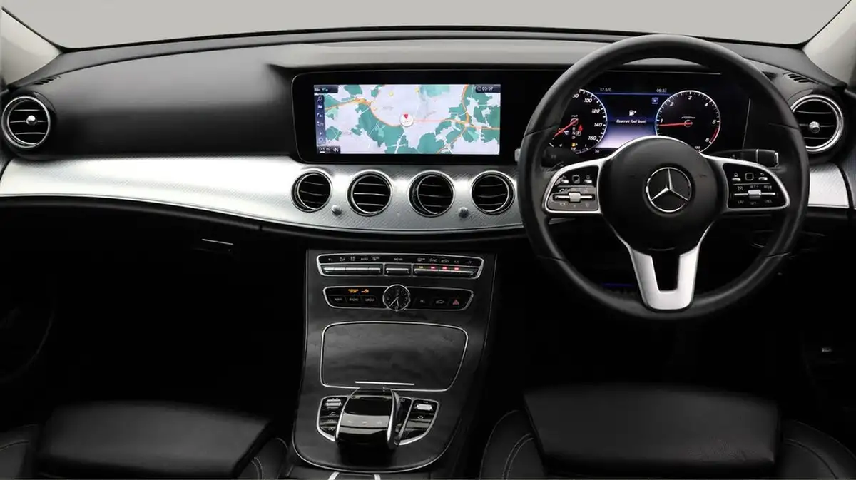2019-mercedes-benz-e-class-20d-e220d-se-ss-saloon-4d-big-12