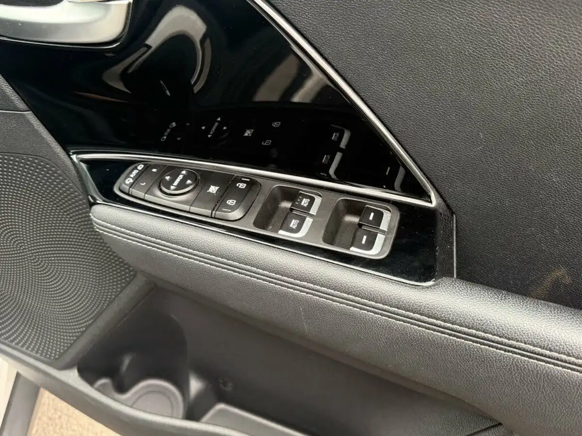 2022-kia-niro-16-gdi-3-156kwh-big-16