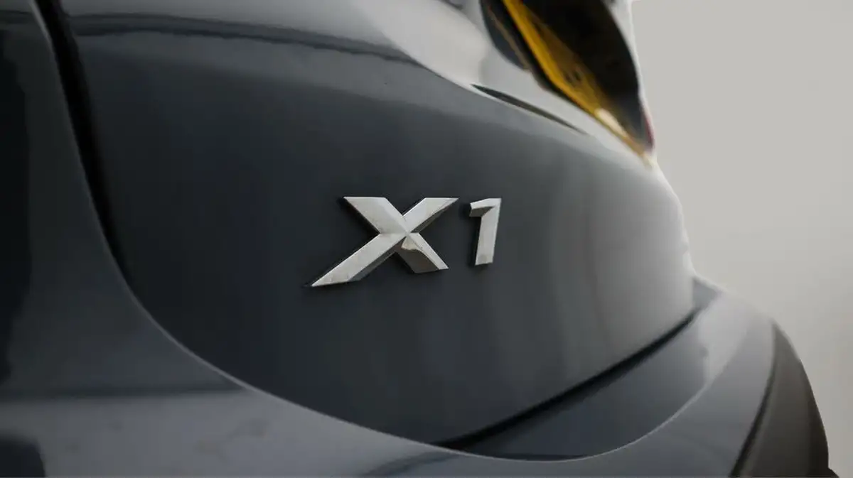 2021-bmw-x1-15-xdrive-25e-phev-xline-big-21