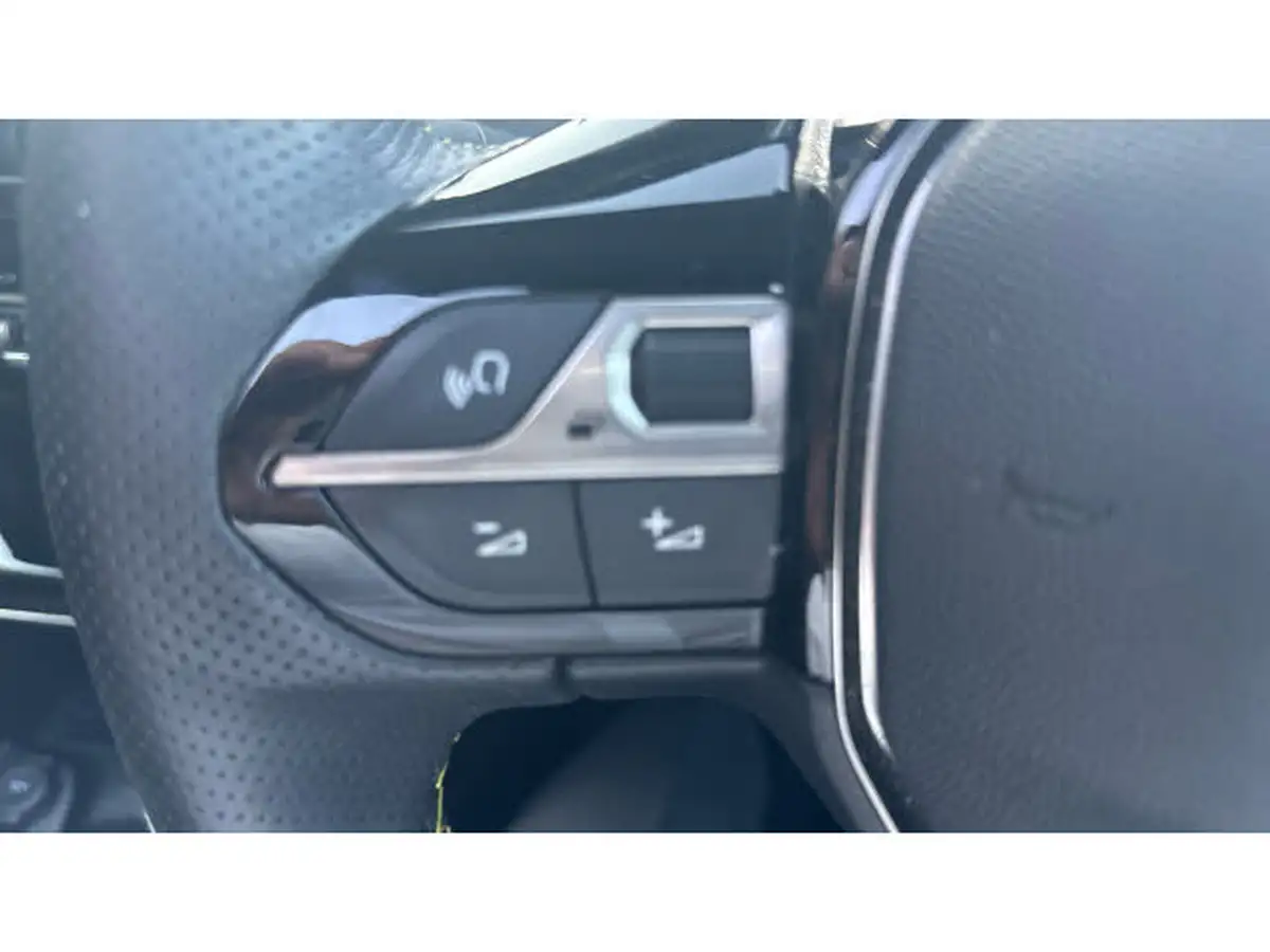 2022-peugeot-2008-suv-12-puretech-gt-big-43