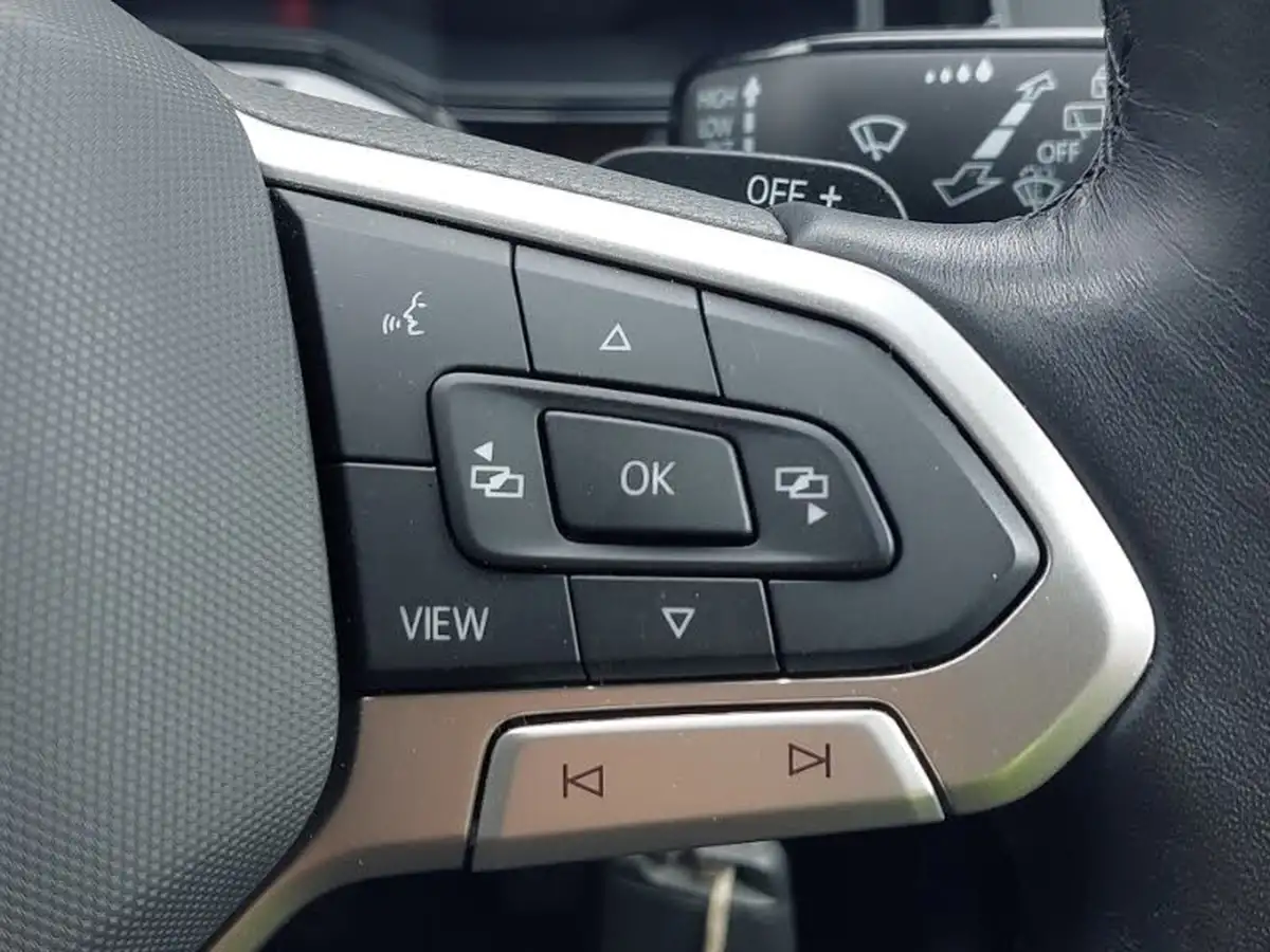 2023-volkswagen-polo-10-tsi-life-dsg-big-13