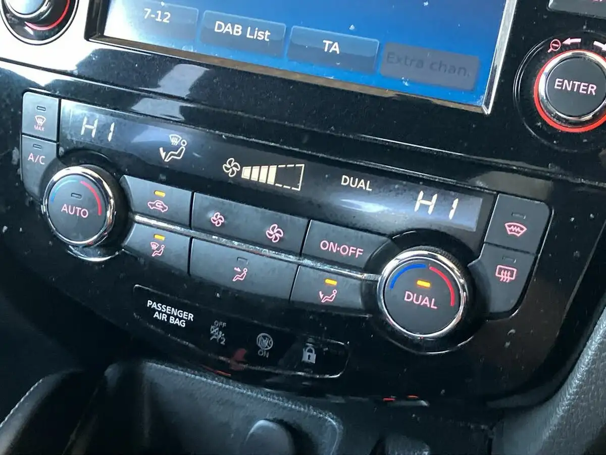 2018-nissan-qashqai-12-dig-t-tekna-big-13