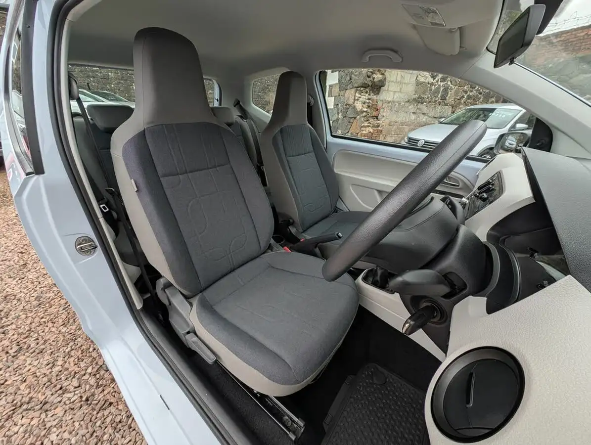2013-volkswagen-up-10-move-up-59bhp-3d-big-7