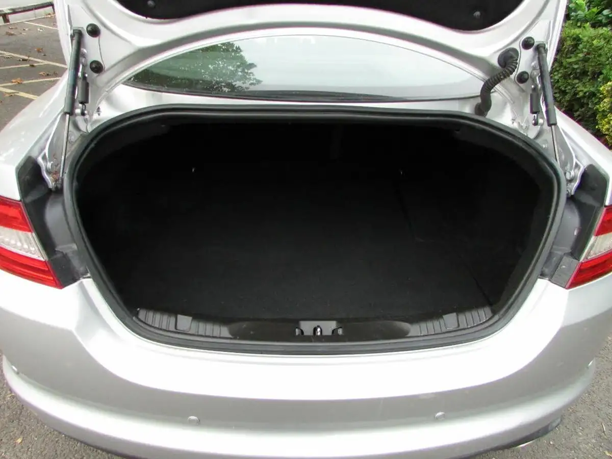 2013-jaguar-xf-22td-premium-luxury-200ps-ss-saloon-4d-auto-big-10