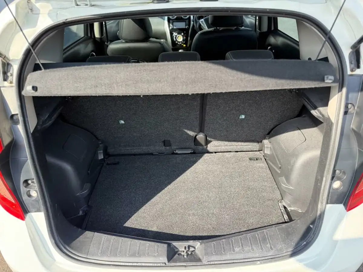 2014-nissan-note-12-tekna-cvt-big-10