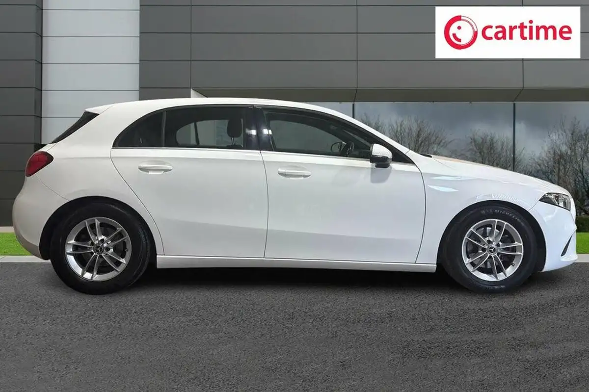 2020-mercedes-benz-a-class-13-a180-se-big-1