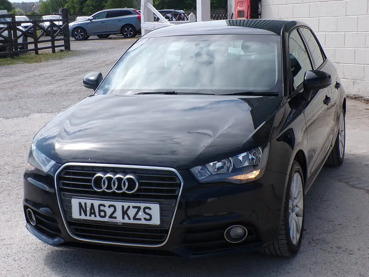 2012-audi-a1-16td-sportback-5d-big-2
