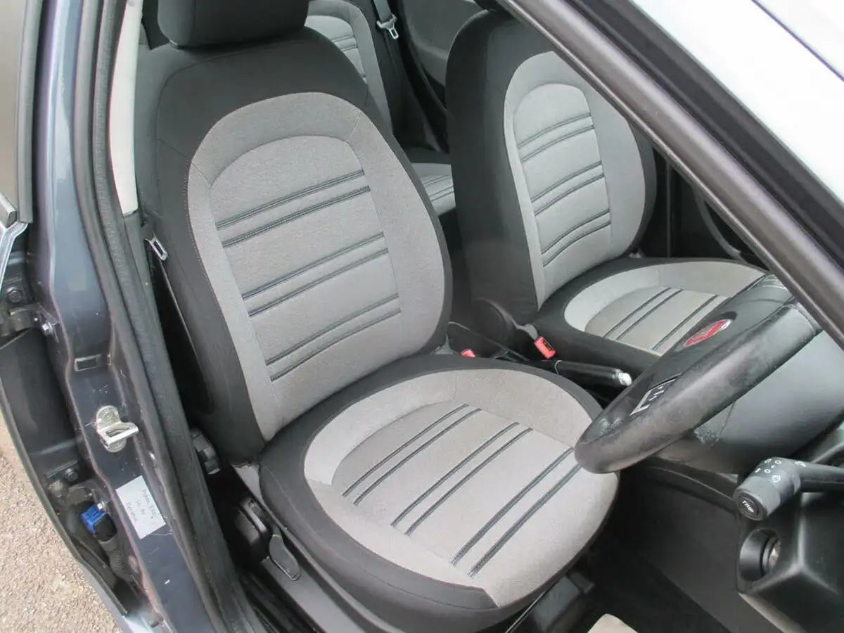 2010-fiat-punto-evo-14-dynamic-8v-ss-5d-big-22