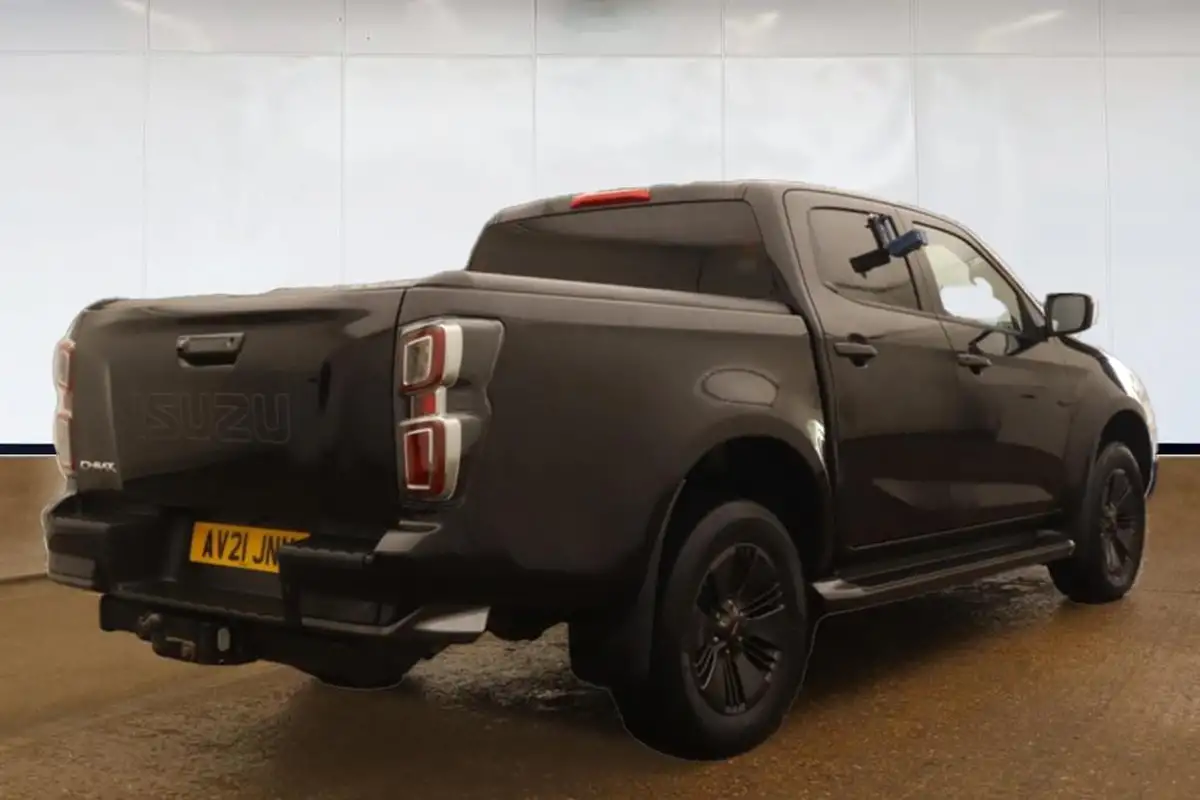 2021-isuzu-d-max-19td-v-cross-auto-big-3