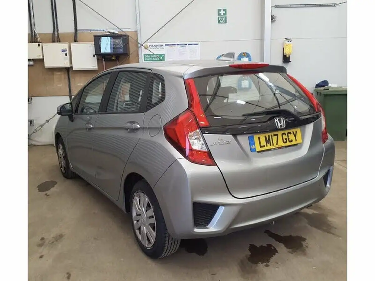 2017-honda-jazz-13-i-vtec-s-cvt-big-3