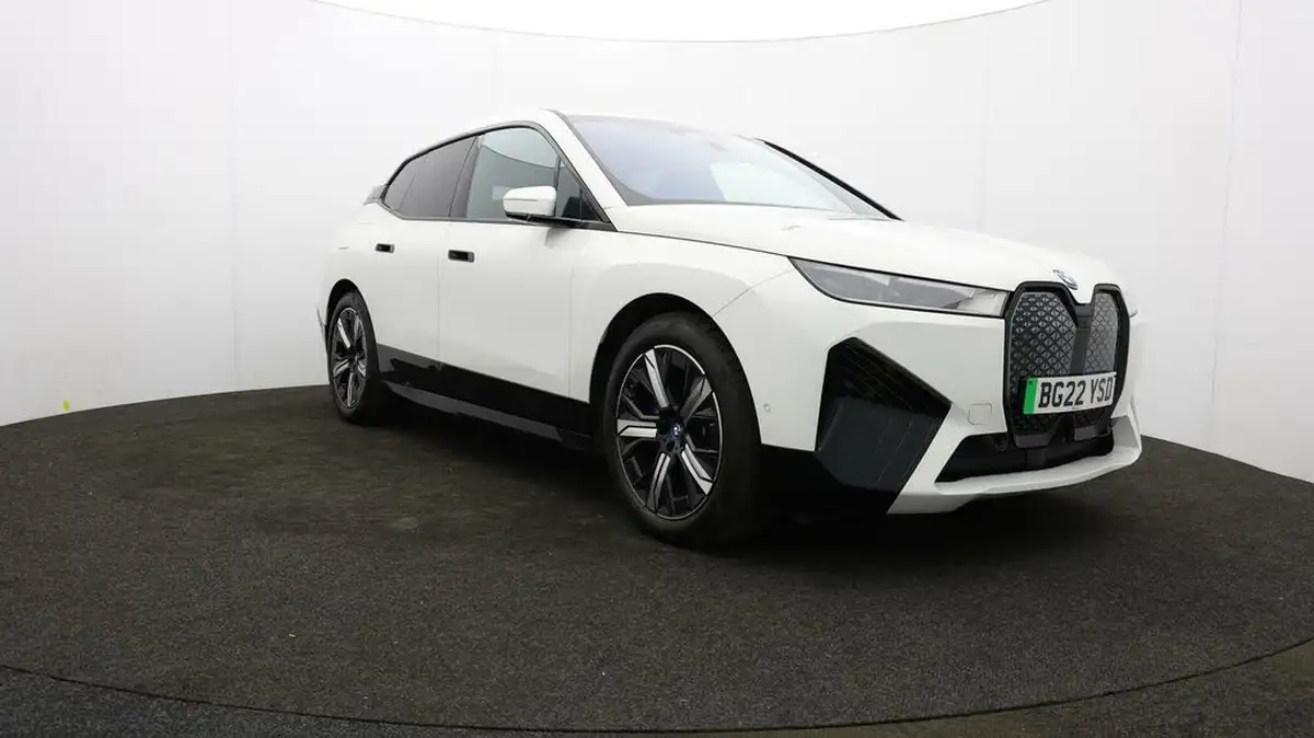 2022-bmw-ix-e-xdrive-40-m-sport-big-47