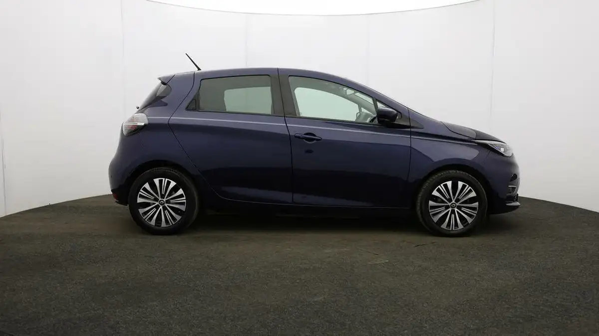 2021-renault-zoe-e-riviera-limited-edition-big-58