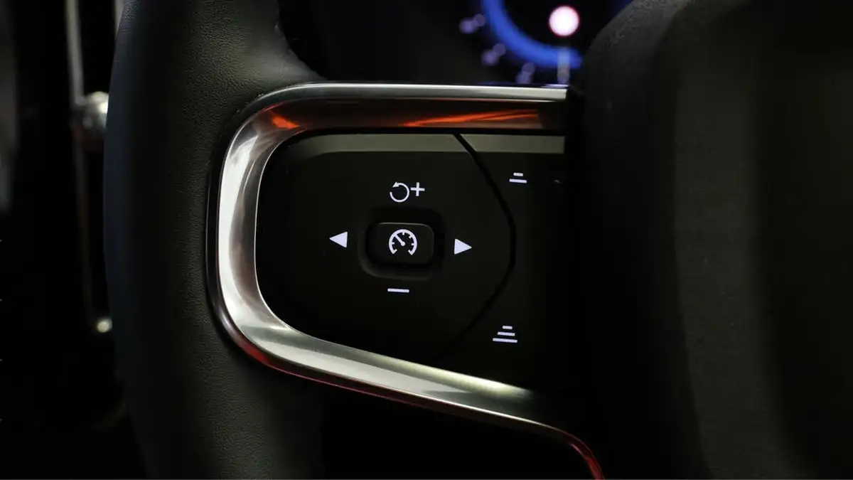 2021-volvo-xc40-e-twin-recharge-plus-big-22