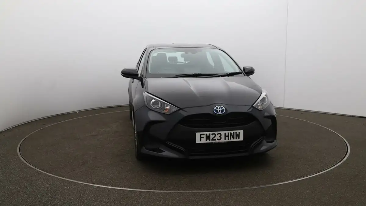 2023-toyota-yaris-15-vvt-i-icon-big-40