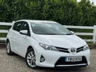 2013-toyota-auris-16-icon-hatchback-small-0