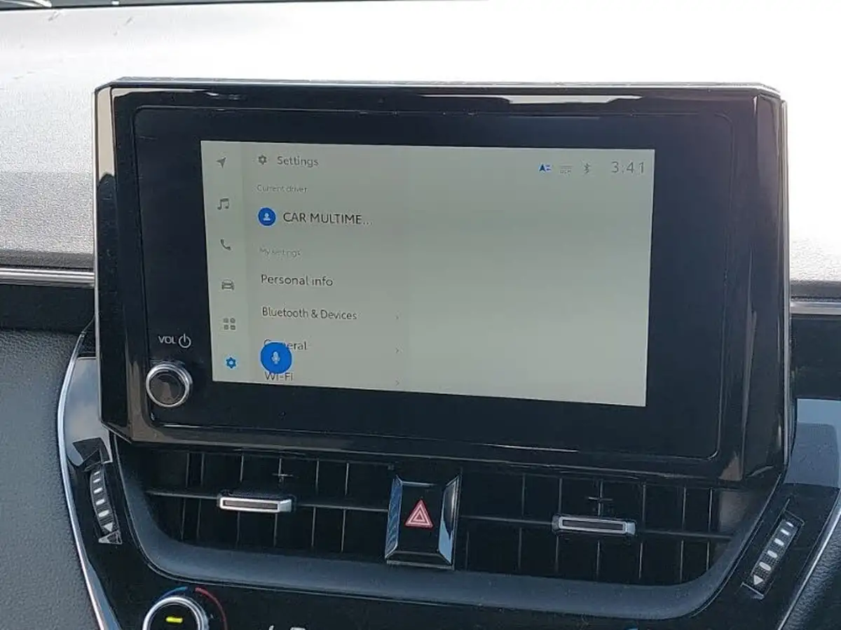 2022-toyota-corolla-20-vvt-i-icon-tech-hatchback-big-15