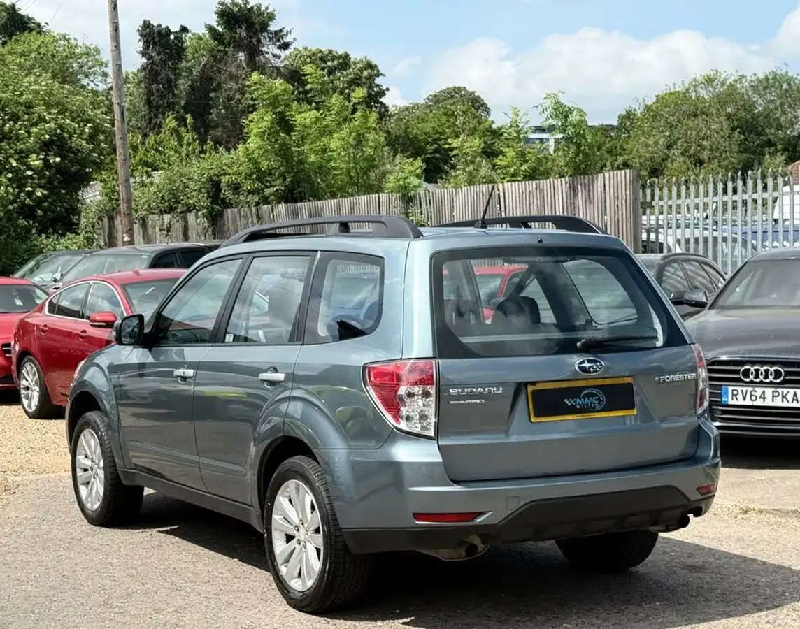 2011-subaru-forester-20-xs-big-11
