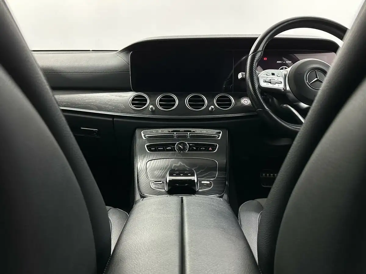 2020-mercedes-benz-e-class-20d-e300d-amg-line-edition-premium-plus-saloon-4d-big-20