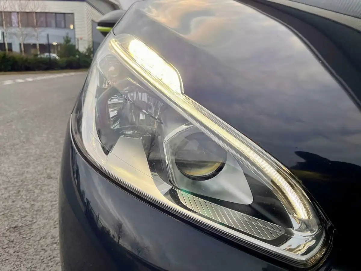 2016-peugeot-208-12-puretech-allure-82bhp-3d-big-47