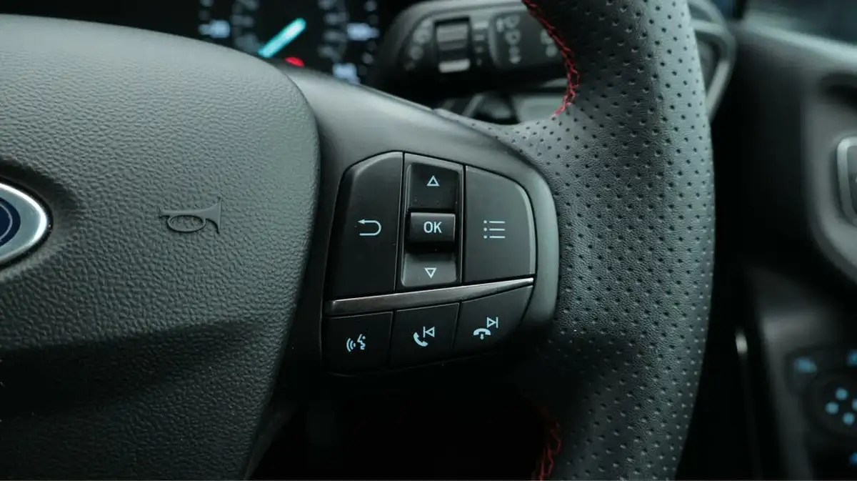 2022-ford-fiesta-10t-st-line-100ps-5d-big-25