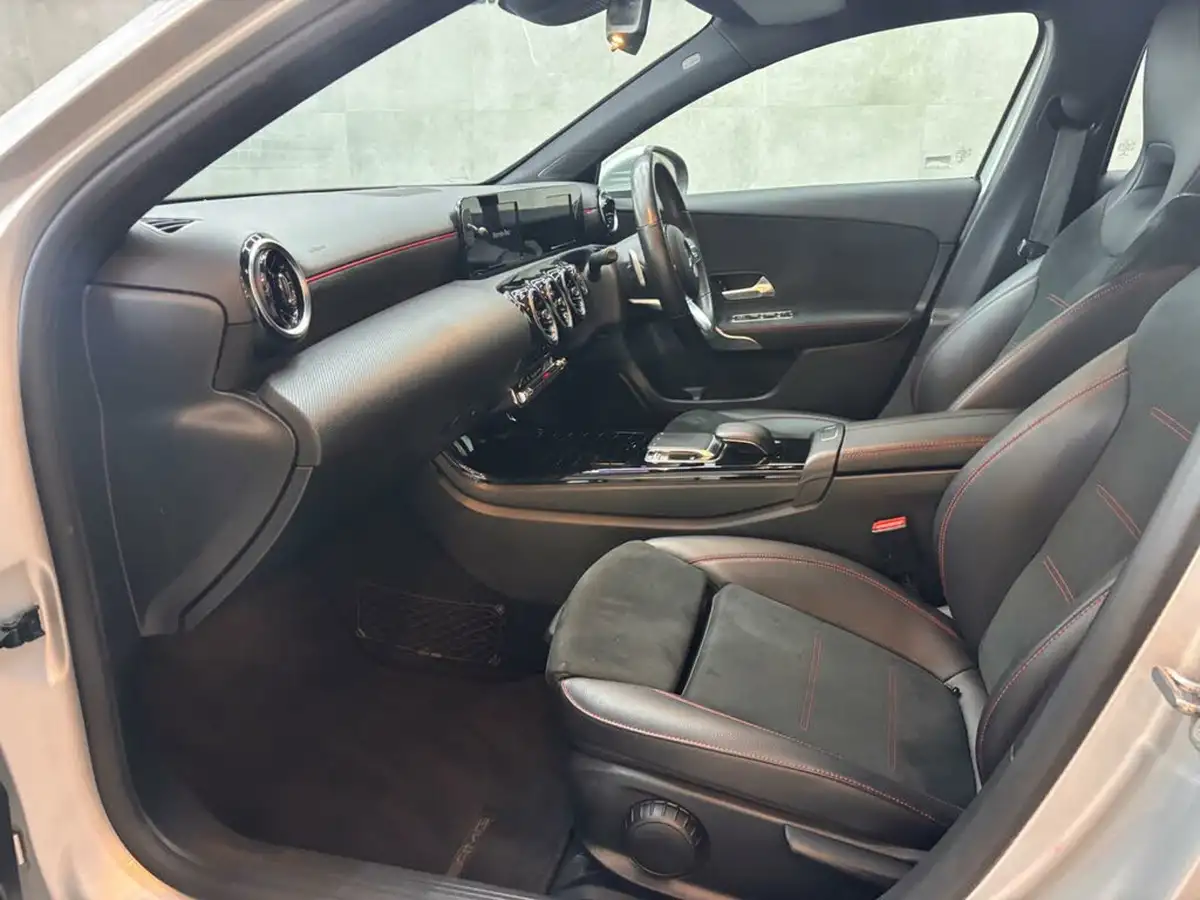 2019-mercedes-benz-a-class-15d-a180d-amg-line-hatchback-5d-7g-dct-big-14