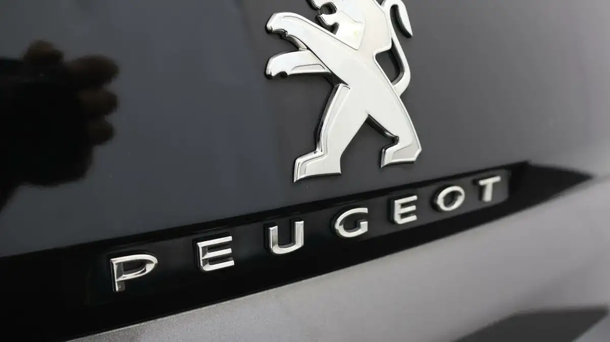 2022-peugeot-3008-suv-12-puretech-gt-premium-big-21