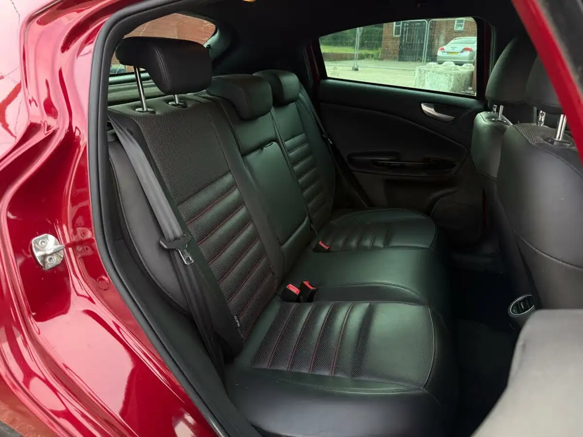 2012-alfa-romeo-giulietta-20td-sportiva-170bhp-big-19