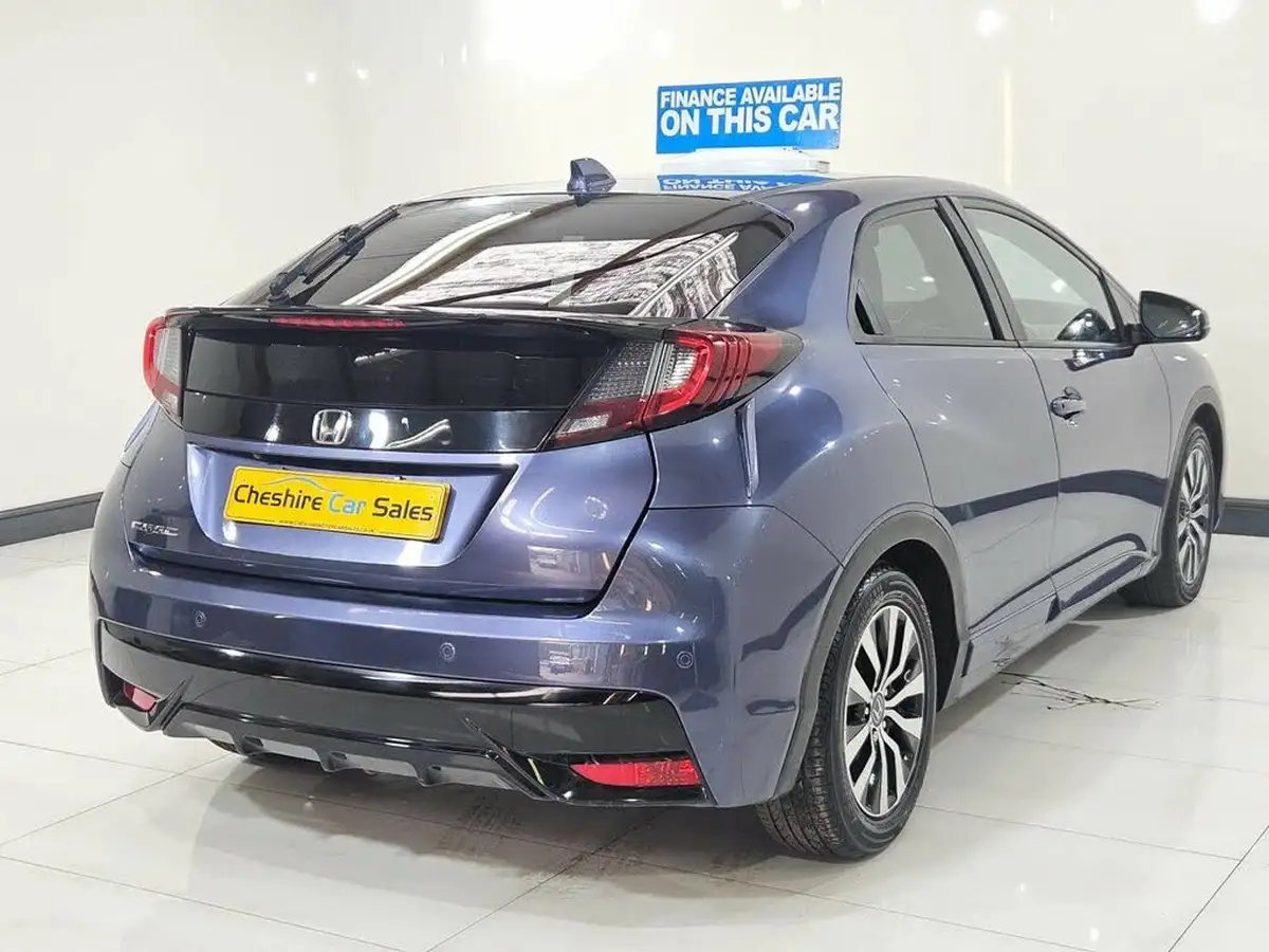 2016-honda-civic-16-i-dtec-sr-dasp-hatchback-big-11