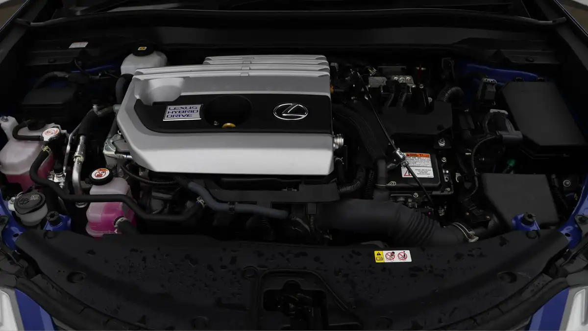 2021-lexus-ux-250h-20-takumi-big-18
