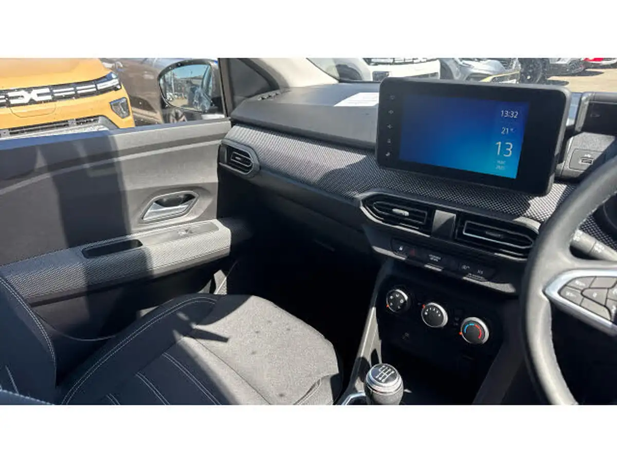 2021-dacia-sandero-10-tce-comfort-90bhp-big-13