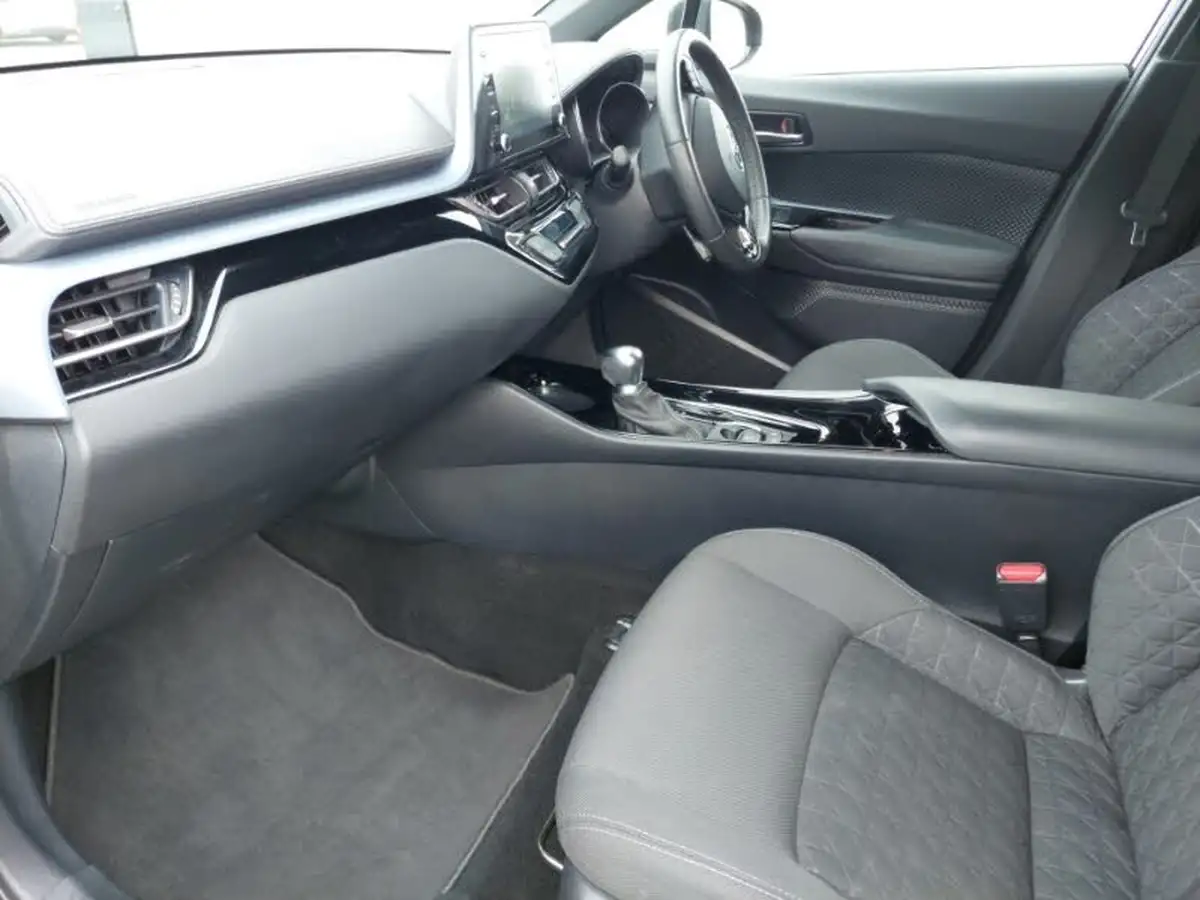 2021-toyota-c-hr-18-vvt-i-design-big-4