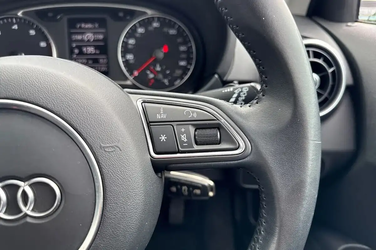 2015-audi-a1-14-sport-125ps-ss-hatchback-3d-1395cc-big-39