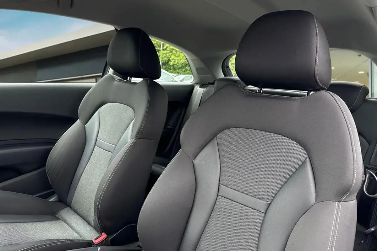 2015-audi-a1-14-sport-125ps-ss-hatchback-3d-1395cc-big-15