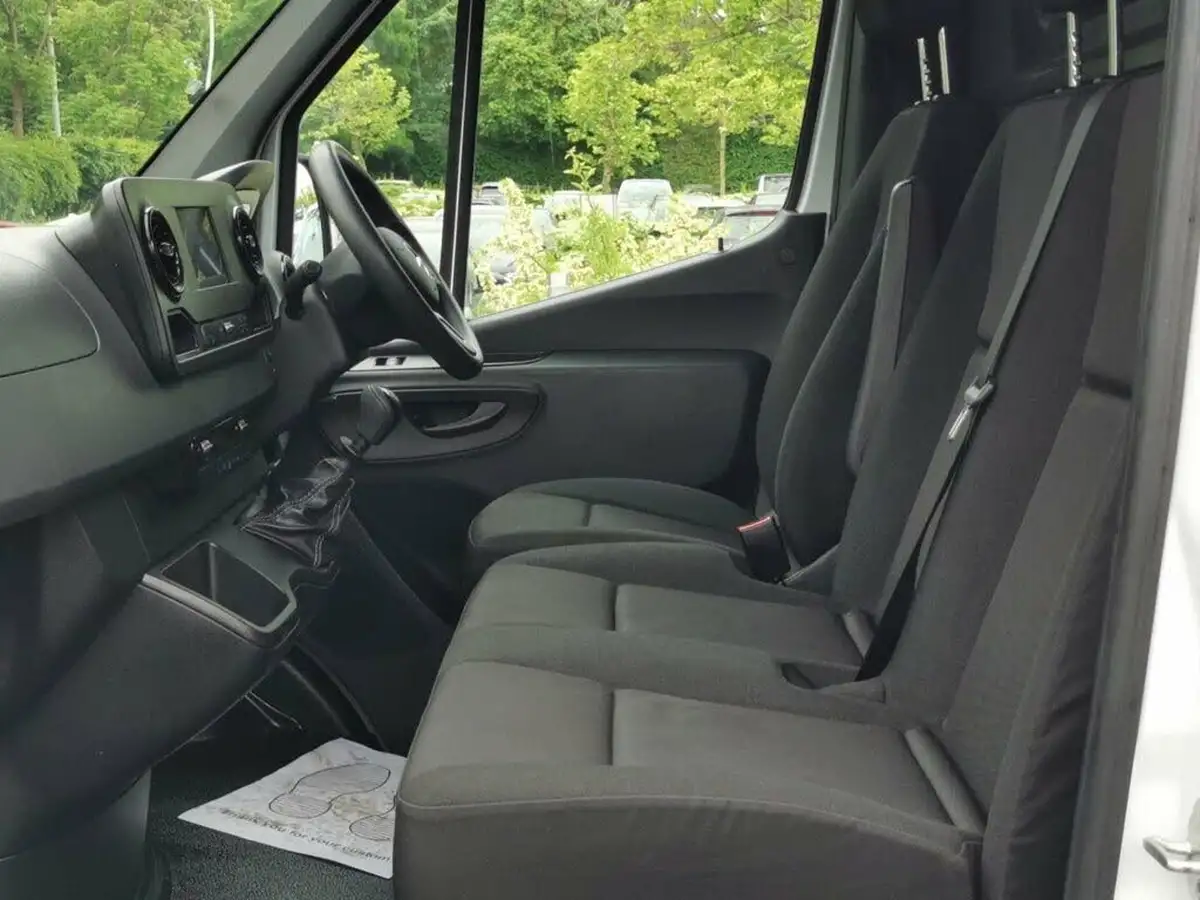 2024-mercedes-benz-sprinter-20cdi-315-l2h1-premium-big-7