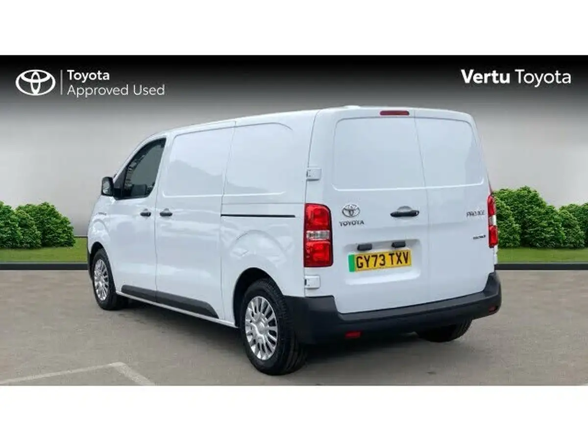 2023-toyota-proace-city-e-icon-l2-big-3