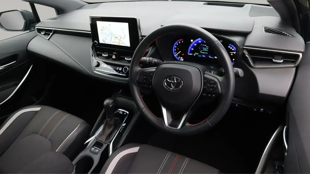 2023-toyota-corolla-18-vvt-i-gr-sport-138bhp-touring-sports-big-9