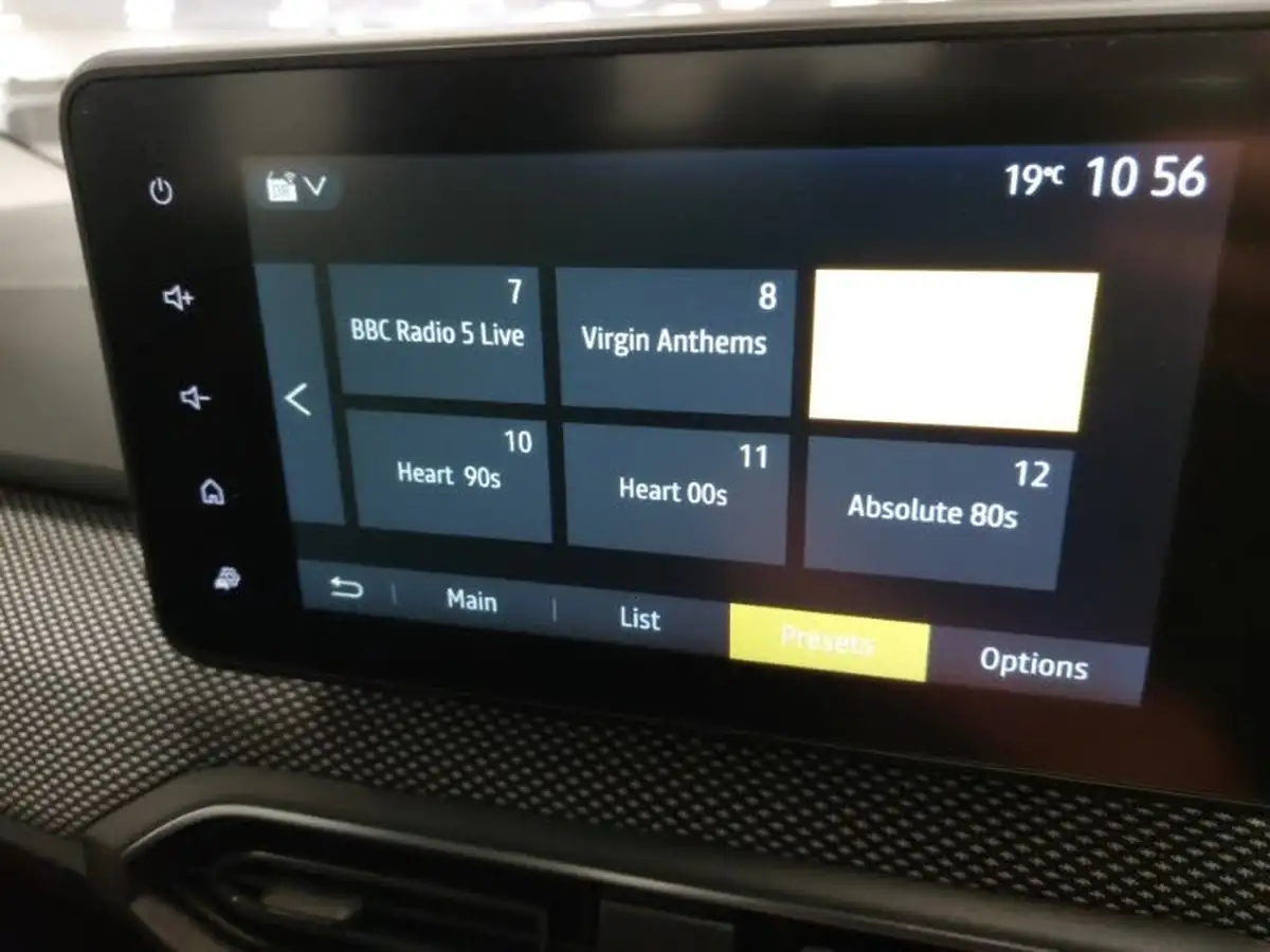 2022-dacia-sandero-10-tce-comfort-90bhp-big-15