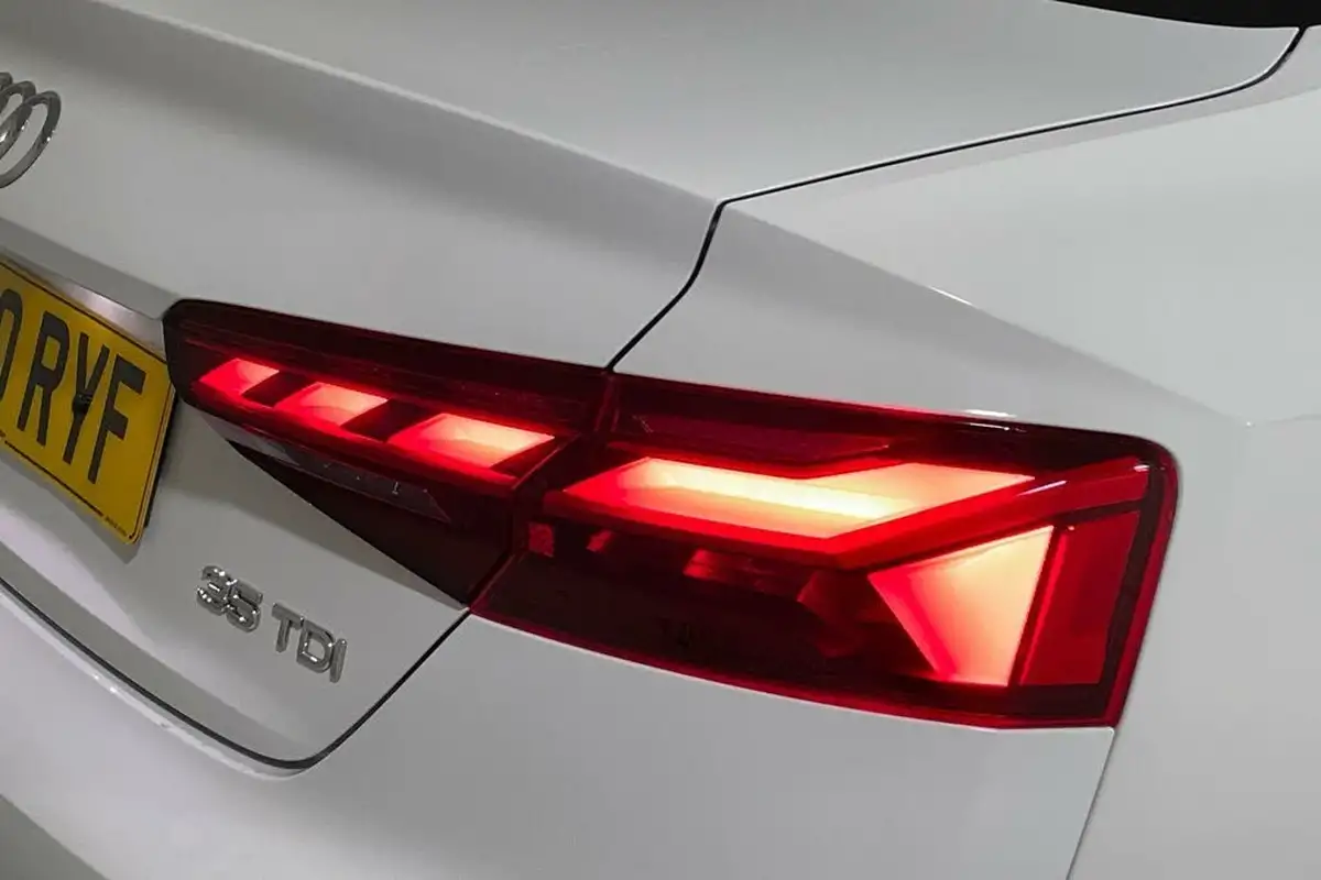 2021-audi-a5-20-35-tdi-s-line-coupe-2d-big-18