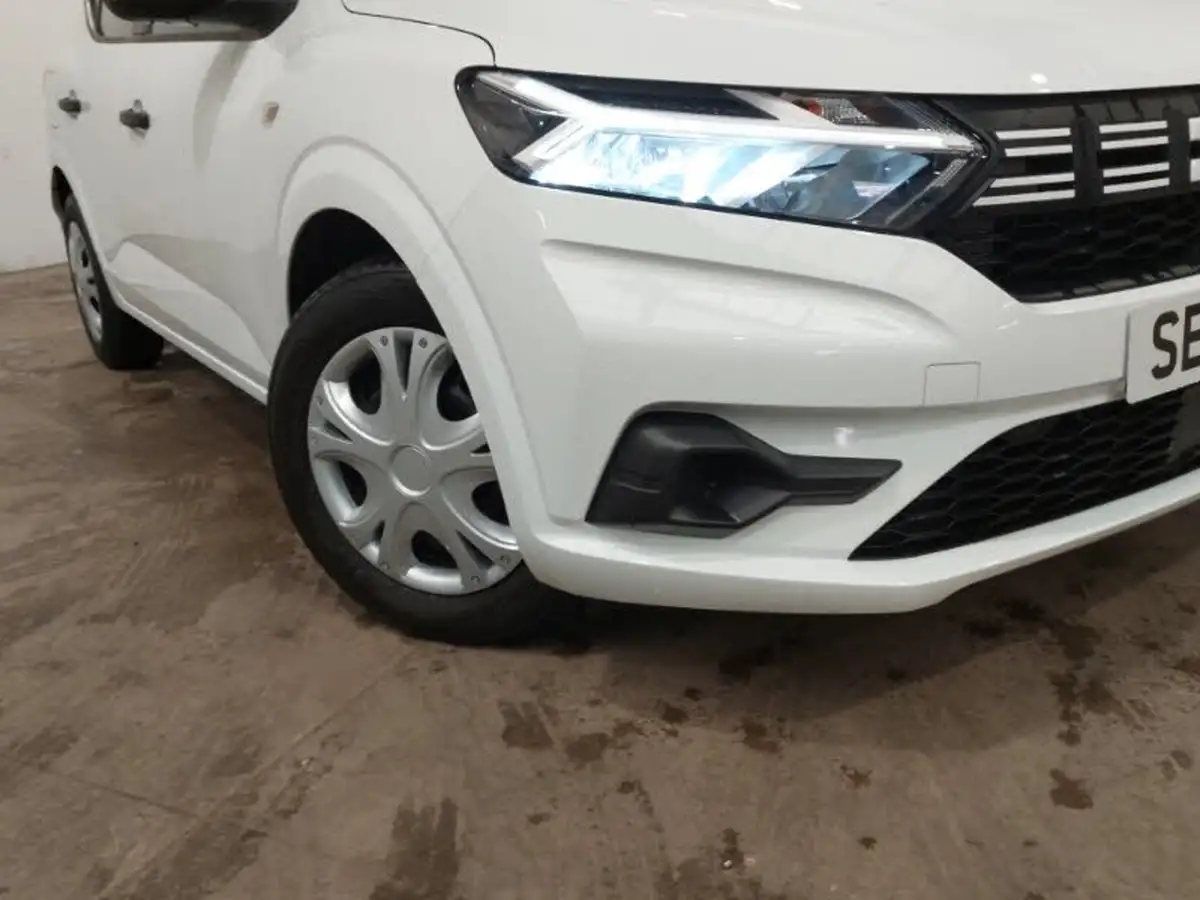2023-dacia-sandero-10-tce-essential-90bhp-big-8