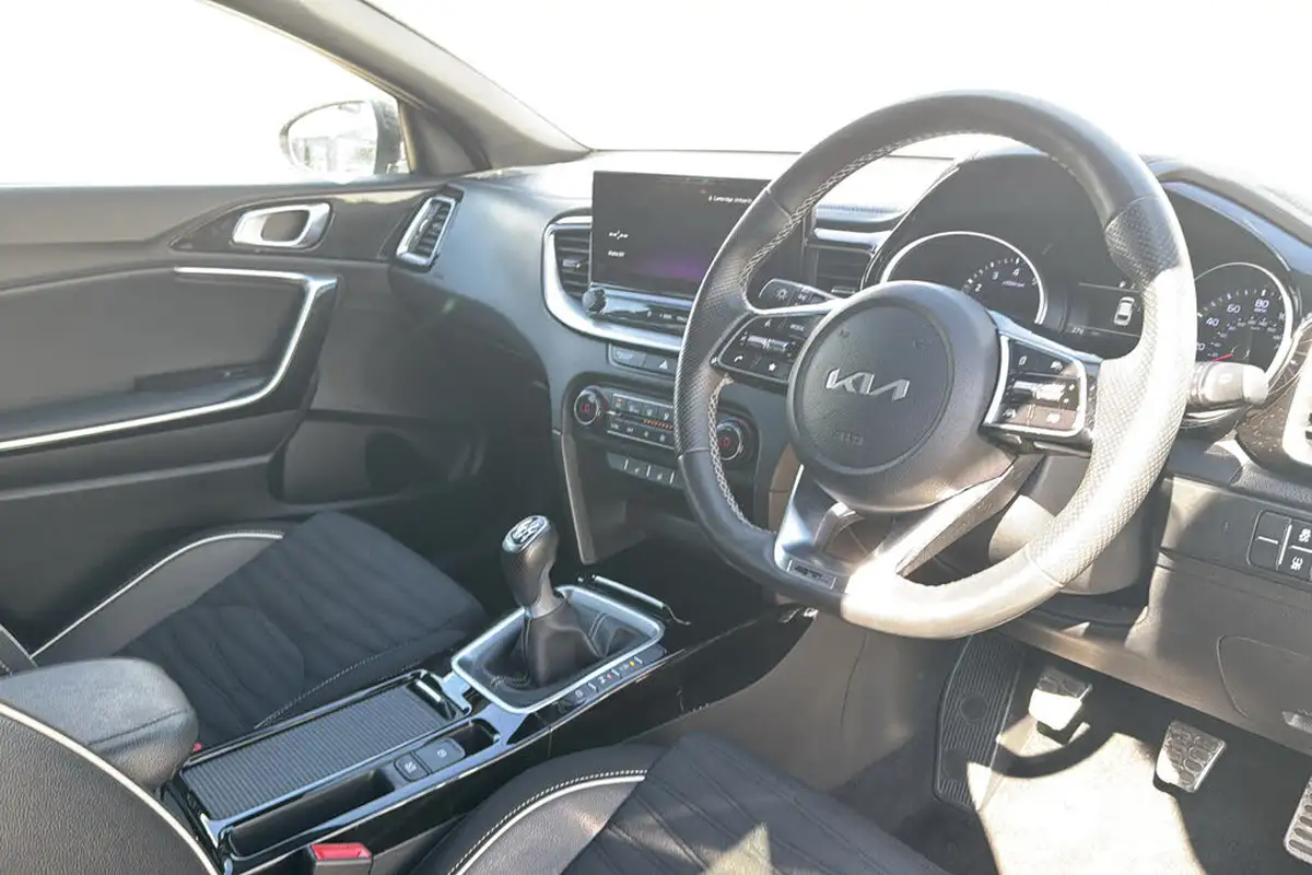 2023-kia-pro-ceed-15-t-gdi-gt-line-158bhp-big-9