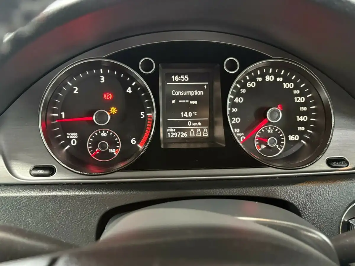 2011-volkswagen-passat-20td-sport-170ps-saloon-4d-big-17