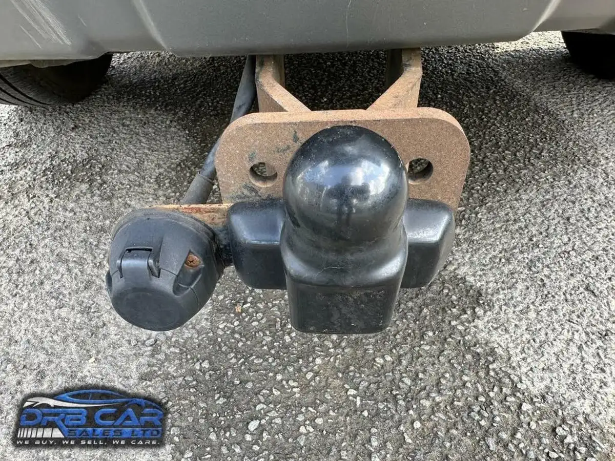 2020-land-rover-discovery-30-sd6-se-big-46