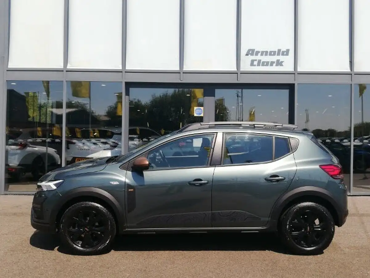 2024-dacia-sandero-stepway-10-tce-extreme-90bhp-big-3