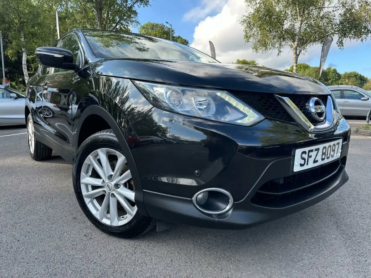 2014-nissan-qashqai-15dci-acenta-premium-big-21