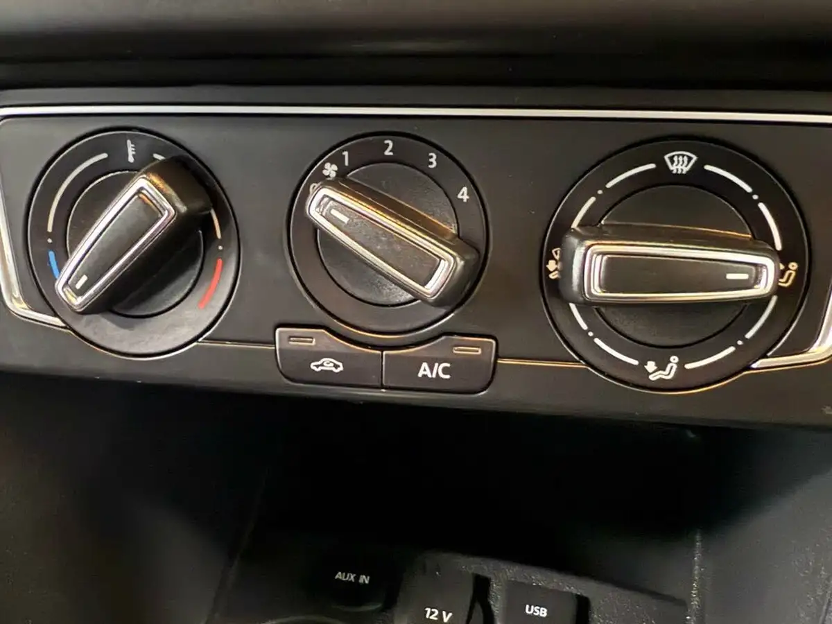 2016-volkswagen-polo-12-tsi-match-5d-dsg-big-21
