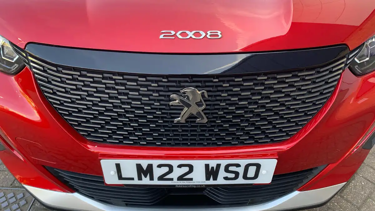2022-peugeot-2008-suv-12-puretech-allure-premium-130bhp-eat8-big-45
