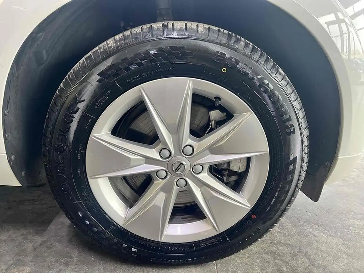 2021-volvo-xc60-20-b5-momentum-big-24