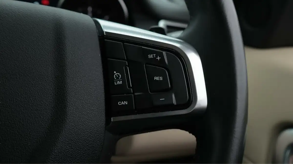 2019-land-rover-discovery-sport-20sd4-hse-big-25