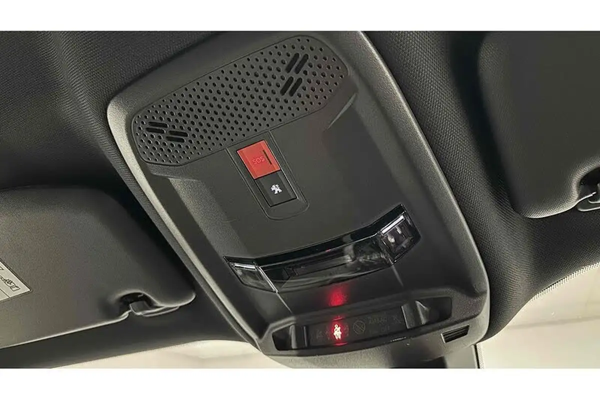 2021-peugeot-2008-suv-e-gt-premium-big-46