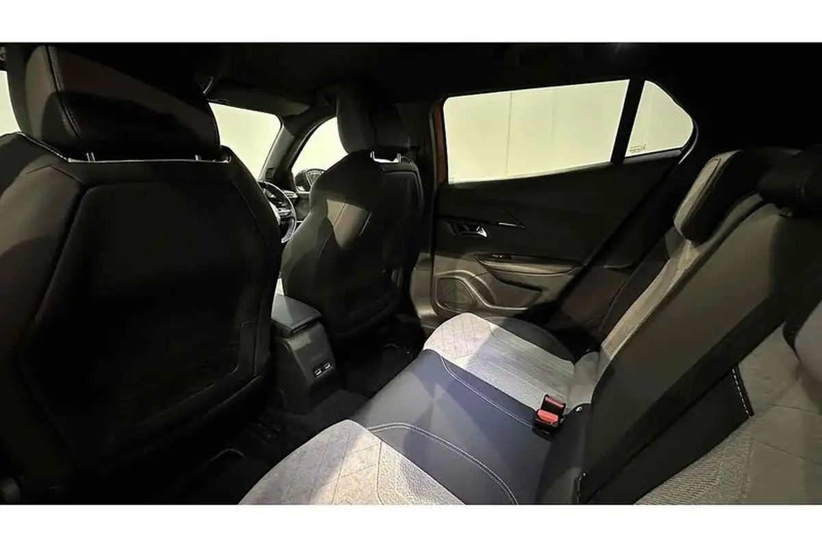 2021-peugeot-2008-suv-e-gt-premium-big-22
